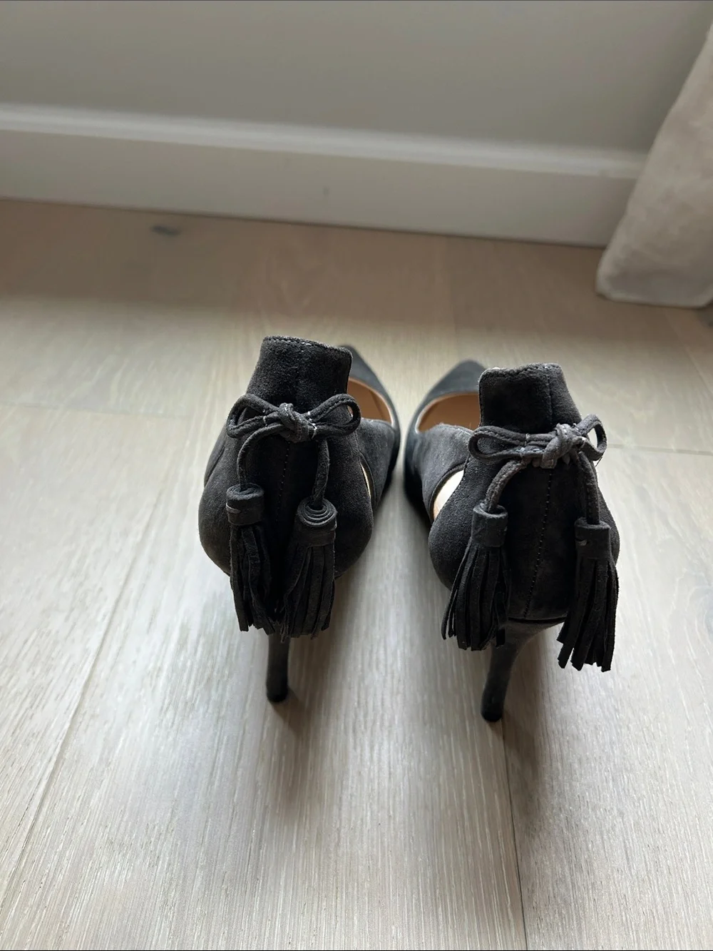 Nine West Black Pointed-Toe Suede Pumps with Heel Bow